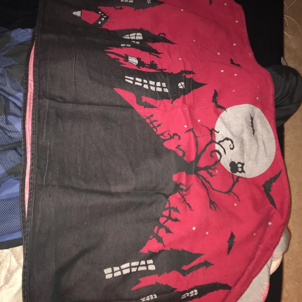 Size 6 Kokadi Bloody Horrorland Woven baby wrap - Picture 1 of 4